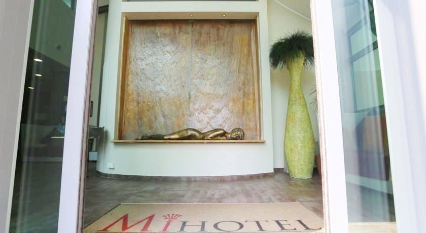Mihotel Милан Экстерьер фото